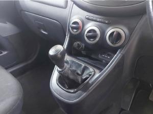 Hyundai i10 1.1 Motion - Image 12