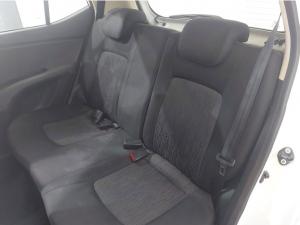 Hyundai i10 1.1 Motion - Image 8
