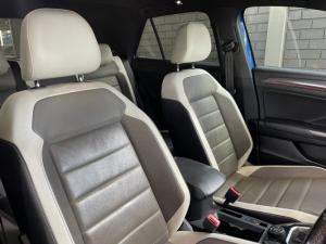 Volkswagen T-Roc 2.0TSI 140kW 4Motion R-Line - Image 8