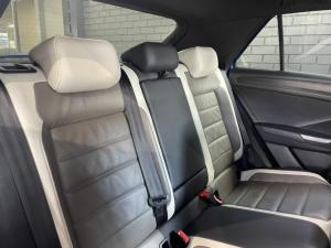 Volkswagen T-Roc 2.0TSI 140kW 4Motion R-Line - Image 9
