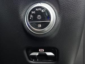 Mercedes-Benz C-Class C220d Avantgarde - Image 12