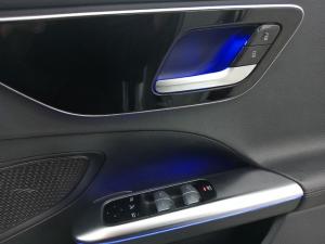 Mercedes-Benz C-Class C220d Avantgarde - Image 13