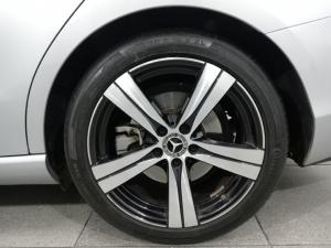 Mercedes-Benz C-Class C220d Avantgarde - Image 21