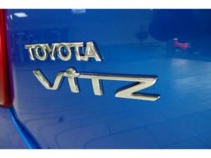Toyota Vitz 1.0 XR manual - Image 11