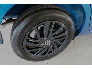 Toyota Vitz 1.0 XR manual - Image 12
