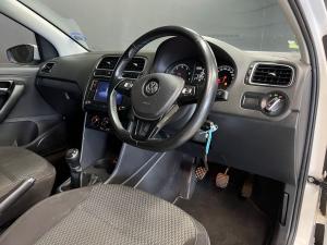 Volkswagen Polo sedan 1.4 Comfortline - Image 14