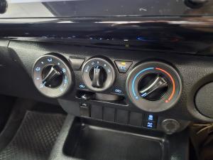 Toyota Hilux 2.4GD-6 Xtra cab Raider manual - Image 21