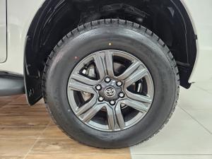 Toyota Hilux 2.4GD-6 Xtra cab Raider manual - Image 24