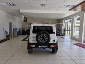 Suzuki Jimny 1.5 GLX AllGrip 5-door manual - Image 9