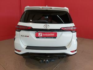Toyota Fortuner 2.4GD-6 manual - Image 5