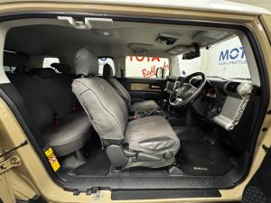 Toyota FJ Cruiser FJ Cruiser - Image 15