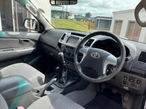 Toyota Hilux 3.0D-4D Xtra cab 4x4 Raider Dakar edition - Image 9