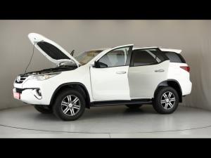 Toyota Fortuner 2.4GD-6 auto - Image 12