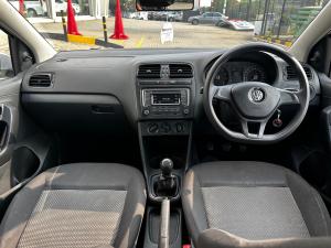 Volkswagen Polo Vivo sedan 1.6 Comfortline - Image 7