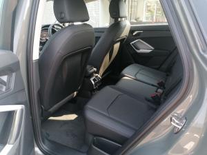 Audi Q3 35 TDI S Tronic Urban Edition - Image 8