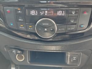 Nissan Navara 2.5DDTI PRO-2X automatic D/C - Image 3