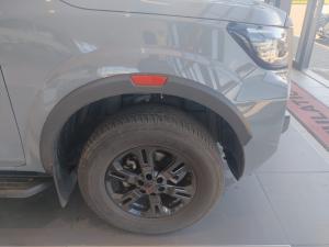 Nissan Navara 2.5DDTI PRO-2X automatic D/C - Image 5