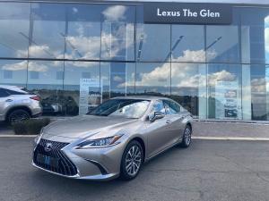 Lexus ES 300h EX - Image 3
