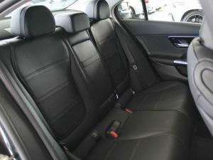 Mercedes-Benz C-Class C200 Avantgarde - Image 10