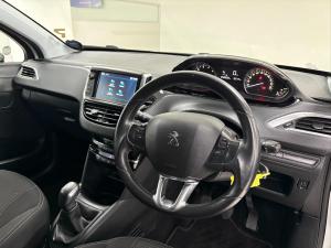 Peugeot 208 1.2 Allure - Image 9