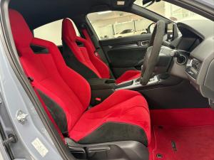 Honda Civic Type R - Image 12