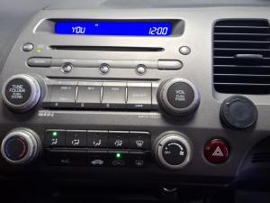 Honda Civic sedan 1.8 LXi automatic - Image 10