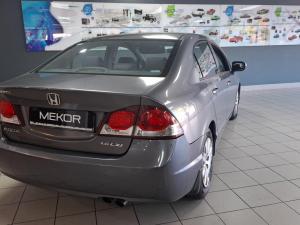 Honda Civic sedan 1.8 LXi automatic - Image 4