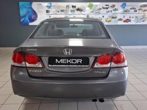Honda Civic sedan 1.8 LXi automatic - Image 5