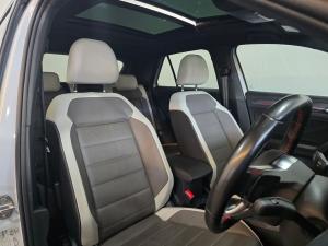 Volkswagen T-Roc 2.0TSI 140kW 4Motion R-Line - Image 8