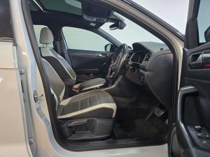 Volkswagen T-Roc 2.0TSI 140kW 4Motion R-Line - Image 9
