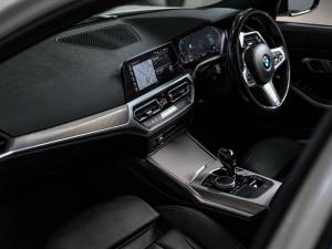 BMW 3 Series 330d M Sport - Image 11