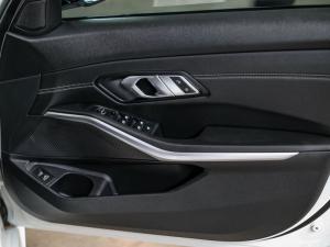 BMW 3 Series 330d M Sport - Image 19
