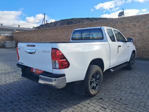 Toyota Hilux 2.4GD-6 Xtra cab Raider manual - Image 2