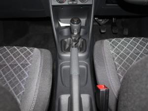 Volkswagen Polo Vivo 1.6 Style - Image 14