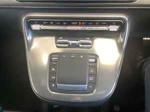 Mercedes-Benz V300d Exclusive - Image 22