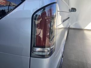 Mercedes-Benz V300d Exclusive - Image 12