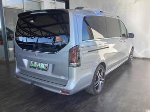 Mercedes-Benz V300d Exclusive - Image 2
