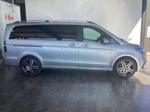 Mercedes-Benz V300d Exclusive - Image 5