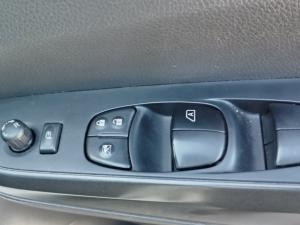 Nissan Navara 2.5DDTI PRO-4X 4X4 automatic D/C - Image 19