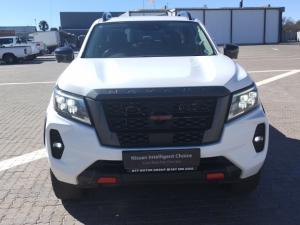 Nissan Navara 2.5DDTI PRO-4X 4X4 automatic D/C - Image 4