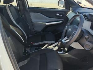 Nissan Magnite 1.0T Acenta CVT - Image 9