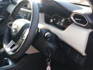 Nissan Magnite 1.0 Visia - Image 9