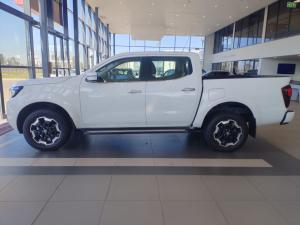 Nissan Navara 2.5DDTI LE/LE Plus automatic D/C - Image 12