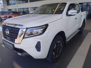Nissan Navara 2.5DDTI LE/LE Plus automatic D/C - Image 13