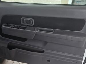 Nissan Hardbody NP300 2.5 TDi HI-RIDERD/C - Image 8
