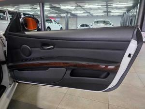 BMW 330i Convert automatic - Image 12