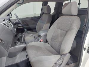 Toyota Hilux 2.5D-4D Xtra cab SRX - Image 6