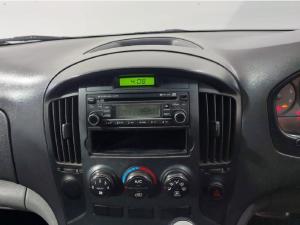 Hyundai H-1 2.5VGTi bus GLS - Image 9