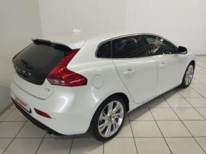 Volvo V40 T3 Excel - Image 2