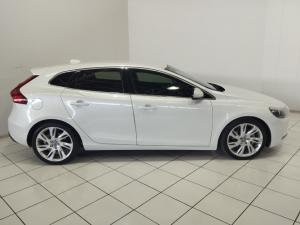 Volvo V40 T3 Excel - Image 3